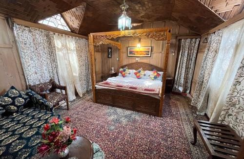 Dal Lake Alquiler De Eote | Young Shahzada Group of Houseboats