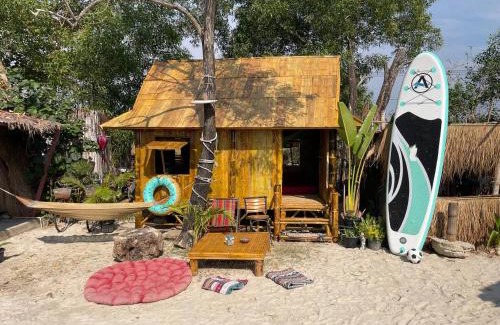 Mondol Seima Casa | Young Wild and Free