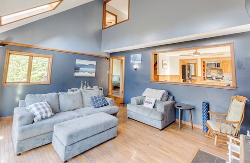 Gilman Casa | Your 5-BR White Mountain Retreat