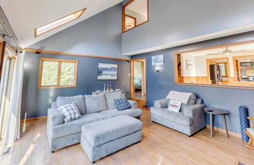 Gilman Casa | Your 5-BR White Mountain Retreat