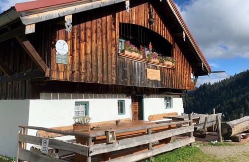 Schliersee Otro | Your Alm in the mountains: Rettenbäckalm with 4 bedrooms - max 10 people