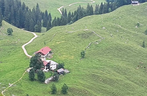Schliersee Otro | Your Alm in the mountains: Rettenbäckalm with 4 bedrooms - max 10 people