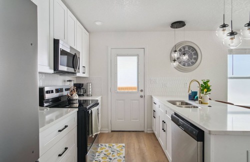 Denver Heights Casa | Your Amazing 3BR 2BA Downtown Delight