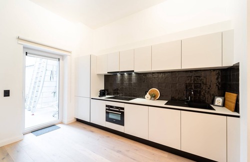 Antwerp Apartamento | Your Antwerp Adventure: Sleeps 4!