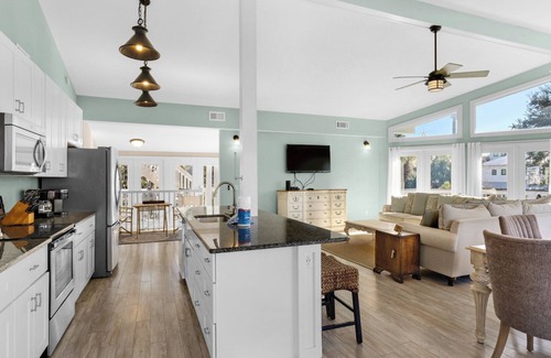 Gulfview Heights Casa | Your beach getaway with Pool, Game room, Close to beach + Free Tickets!