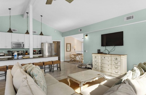 Gulfview Heights Casa | Your beach getaway with Pool, Game room, Close to beach + Free Tickets!