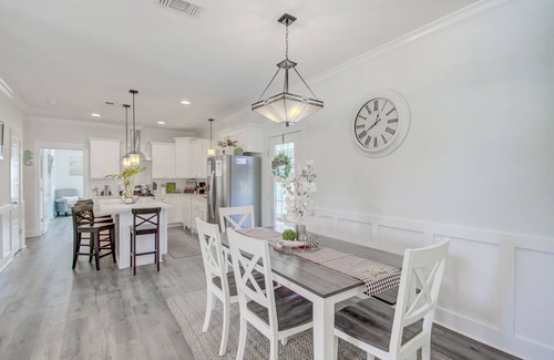 Long Beach Casa | YOUR BEACH RETREAT!!! Walk to Beach, Downtown, Restaurants and More!!