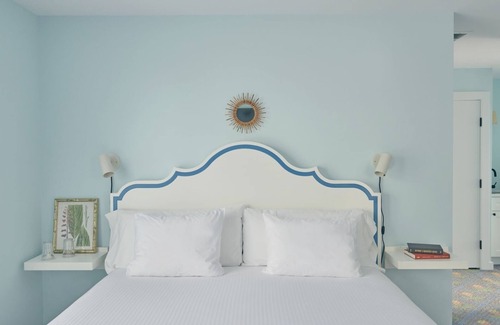 Cape May Hotel | Your Beachside Oasis: Kitchenette, Swimming Pool and Beach Perks