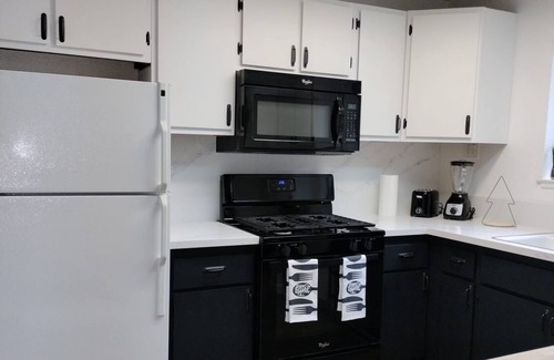 Auburn Casa | Your casita in Auburn 2bedroom 1bath cozy house pet friendly.