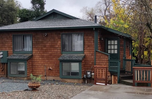 Auburn Casa | Your casita in Auburn 2bedroom 1bath cozy house pet friendly.
