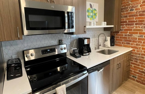 Riverside Apartamento | Your Central 1 Bed Travel Apartment Awaits in Downtown Spokane