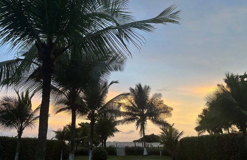 Puntarenas Casa | Your centrally located Pacific beachfront paradise with pool, wifi and more!