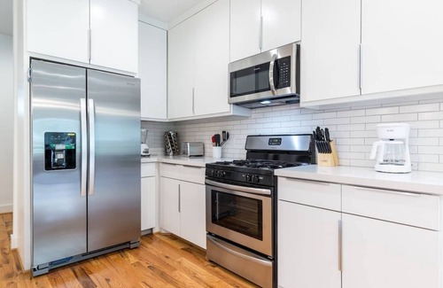 Lawndale/ Wayside Casa | Your Cozy Bungalows! Sleeps 18/9BR/6BA/12PA