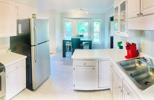 Terry Sanford Casa | ⁂Your Cozy Home-Minutes to Base, 15min to Downtown ⁂