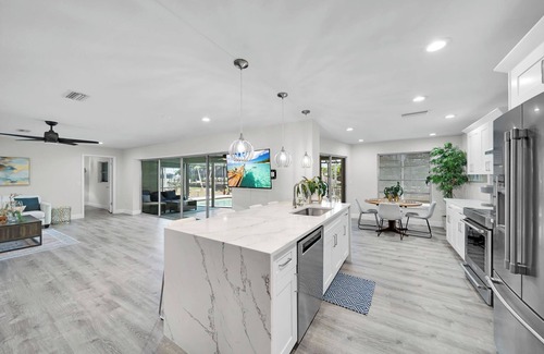 Yacht Club Villa | Your Dream Gulf-Access Escape in Florida – Where Luxury Meets the Shore!