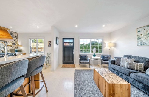 Seaside Casa | Your Dream Seaside Vacation! Charming 2 BDR Home