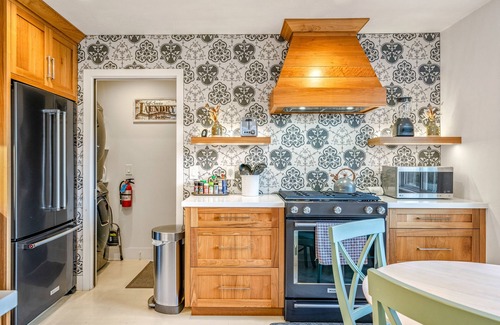 Seaside Cabaña | Your Dream Seaside Vacation! Charming 2 BDR Home