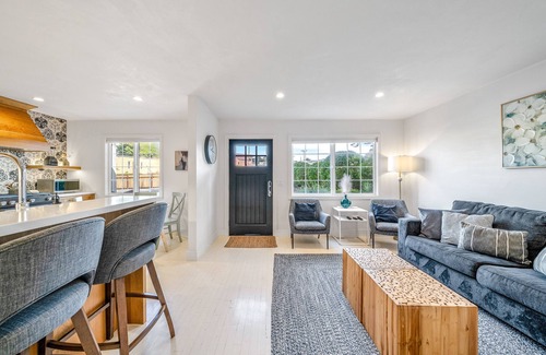 Seaside Cabaña | Your Dream Seaside Vacation! Charming 2 BDR Home