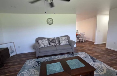 Georgetown Casa | Your fam will be close to everything when stay at this centrally-located place.