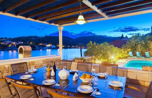 Sumartin Villa | Your Family Oasis by the Sea Villa Mir Vami, heated pool