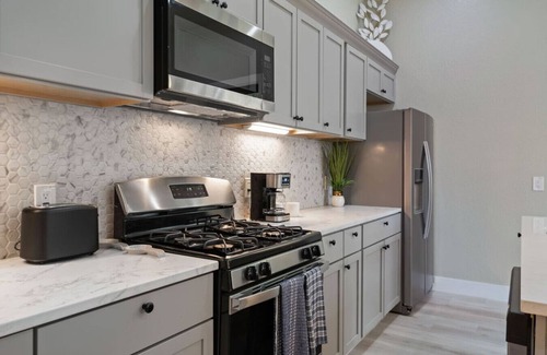 St. Johns Casa | Your Gated Retreat with 3 Unique Rentals Near DT