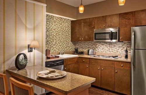 Gainey Village Villas Casa | Your Gateway to Scottsdale's Wonders: Elegant Suites Await! Paws Friendly, Pool