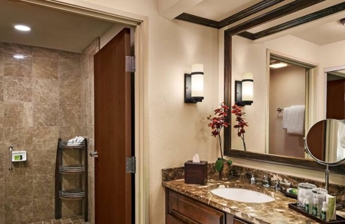 Gainey Village Villas Casa | Your Gateway to Scottsdale's Wonders: Elegant Suites Await! Paws Friendly, Pool