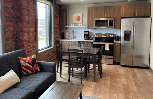 Riverside Apartamento | Your Gorgeous 2 Bed Travel Apartment Perfect for The Family