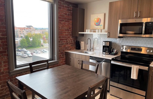 Riverside Apartamento | Your Gorgeous 2 Bed Travel Apartment Perfect for The Family