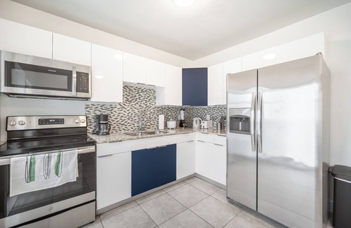 Parkside Casa | Your Hollywood Hideaway! Central Location 2BR Home