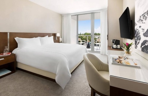 Bay Harbor Islands Hotel | Your Home Away From Home! Spacious Room w/ Balcony! Near Oleta River State Park