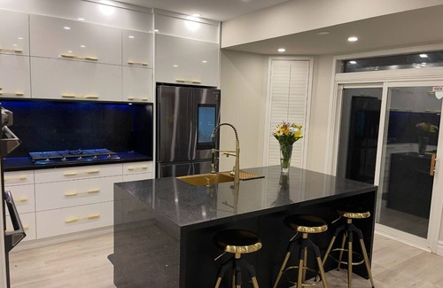 Churchill Meadows Casa | YOUR HOME AWAY FROM HOME....Best Family Neighourhood, Close to all Attraction