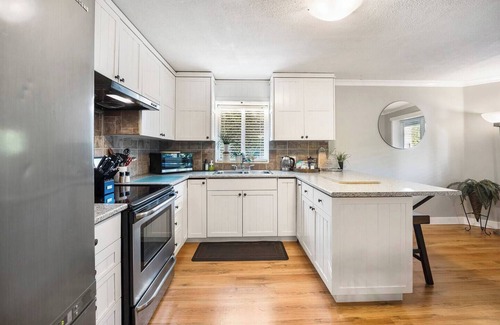 Mission Casa | Your Home Away From Home-AC-Self Checkin-Parking