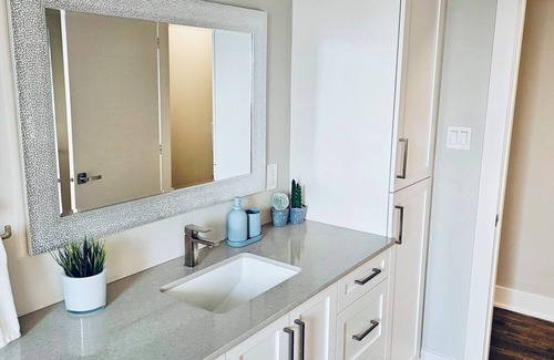 Ottawa Division Apartamento | Your Home Away From Home in Ottawa - close to work, schools, hospitals, parks