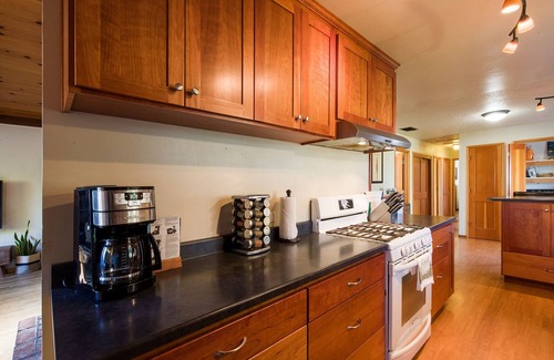 McKinleyville Casa | 🌲Your Home Base for Exploring the Redwoods! Pet Friendly, Complete with Hot Tub!🐾