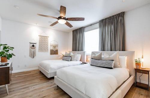 Hillcrest Casa | Your Home in San Diego - Two-Car Garage