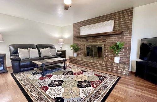 Artesia Casa | Your Homestead away from Home! Family Friendly - Cozy & Convenient