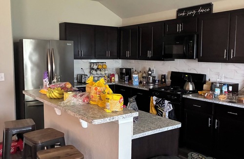 Stillwater Casa | “Your Honey Bee”100%,Newer4-bedroom housewith everything incharming Stillwater,“
