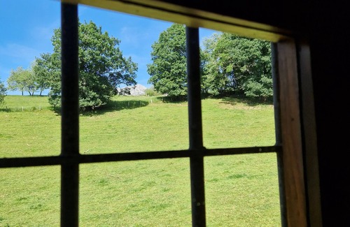 Vallobal Casa | Your Idyllic Rural Retreat in the Heart of Asturias
