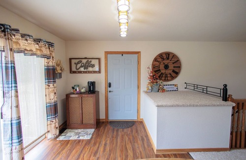 Winfield Casa | Your Kansas Hide-away! 'The Gatehouse' welcomes you!