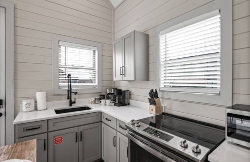 Sevierville Cabina | Your Lake Escape! Pet-Friendly Cabin +Game Loft