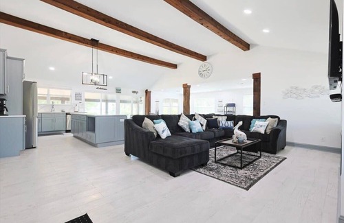 Quinlan Casa | Your Lakeside Destination - 3 Bedrooms, Lake Access