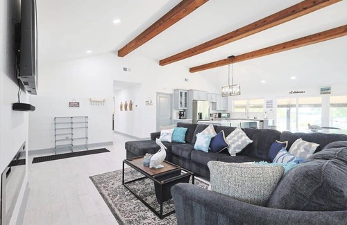 Quinlan Casa | Your Lakeside Destination - 3 Bedrooms, Lake Access