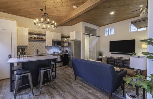 South Hills Cabaña | Your Lil' Barn Away From Home