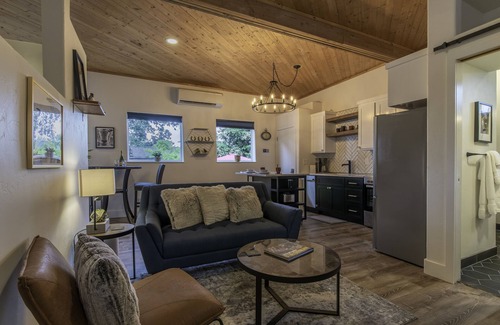 South Hills Cabaña | Your Lil' Barn Away From Home