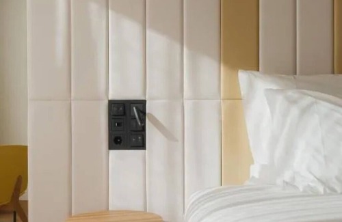 Sao Jorge de Arroios Hotel | Your Lisbon Sanctuary: Rooftop Pool, Light Show, City Center Location!