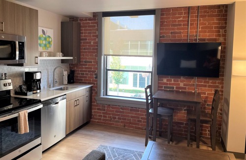 Riverside Apartamento | Your Lovely 1 Bed Travel Apartment in the Heart of Spokane