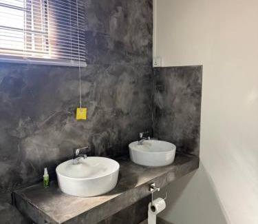Port Louis Apartamento | Your Modern Getaway in Baie du Tombea