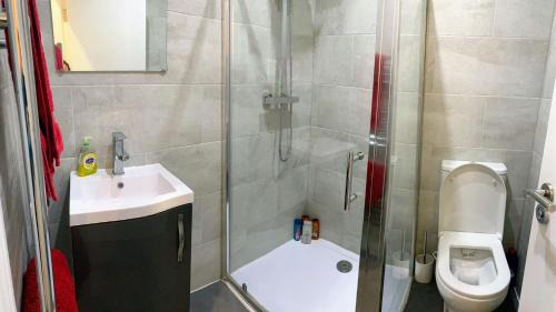 Beddington South Apartamento | Your Modern Stay - 2bedroom comfort