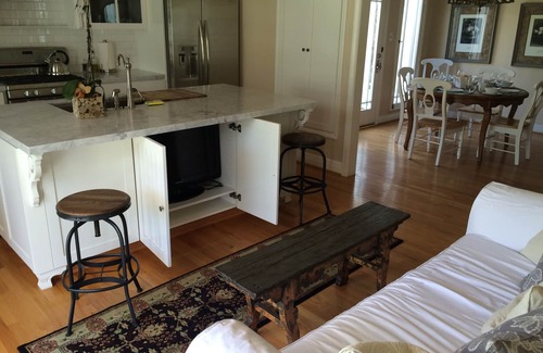 West Los Angeles Casa | Su propia 2/1 casa con amplios jardines y remodelado CHEF DE COCINA en el oeste de Los Angeles
